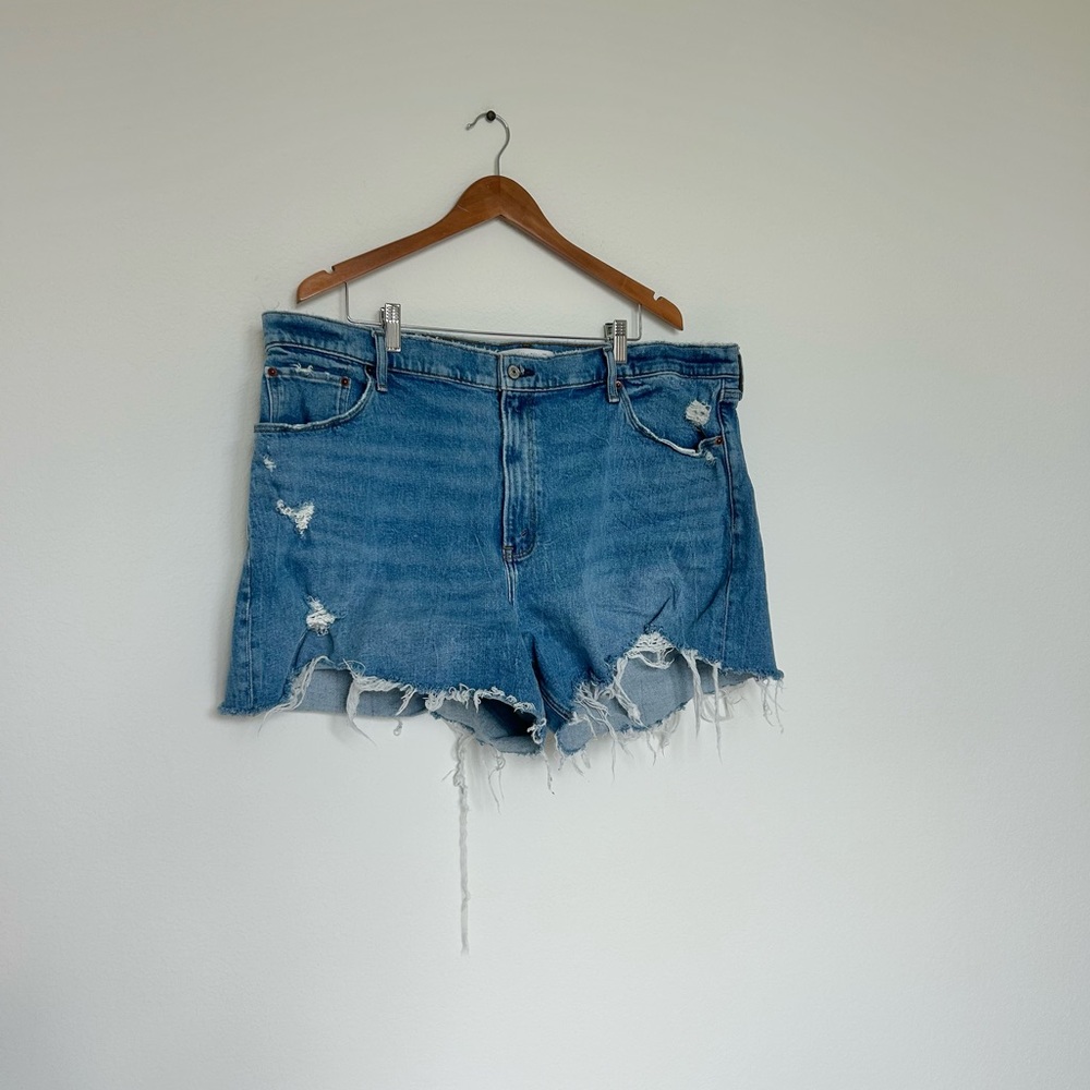 Abercrombie & Fitch The 4” High Rise Curve Love Mom Short - Picture 2 of 6